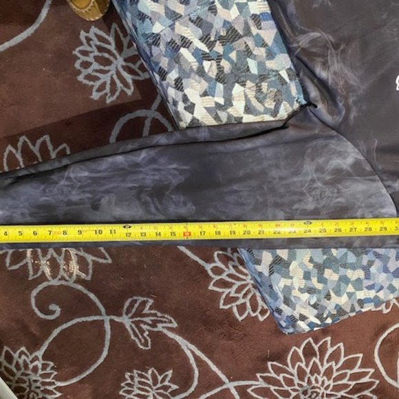 Friends Hoodie Men's Size Large - Tribute to Matthew Perry - Picture 6 of 10